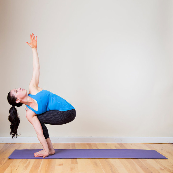 Các tư thế Yoga giúp phòng tránh cảm cúm nên được luyện tập mỗi ngày - Ảnh 3.
