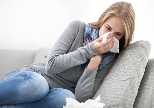 Những dấu hiệu sớm của bệnh cảm cúm bạn cần phải biết - Ảnh 2.