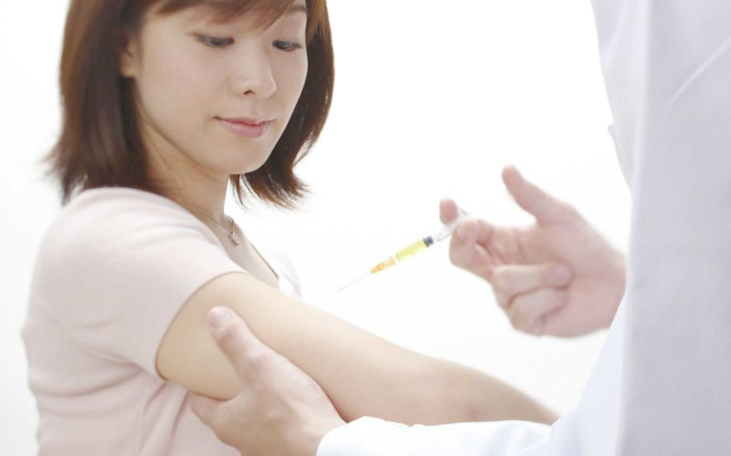 Có cần thiết tiêm vaccine nhắc lại phòng sởi cho phụ nữ tuổi sinh đẻ không?