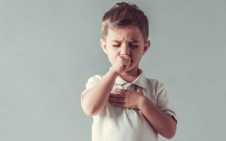 Chuyên gia hướng dẫn cách phân biệt viêm phổi và viêm phế quản ở trẻ em
