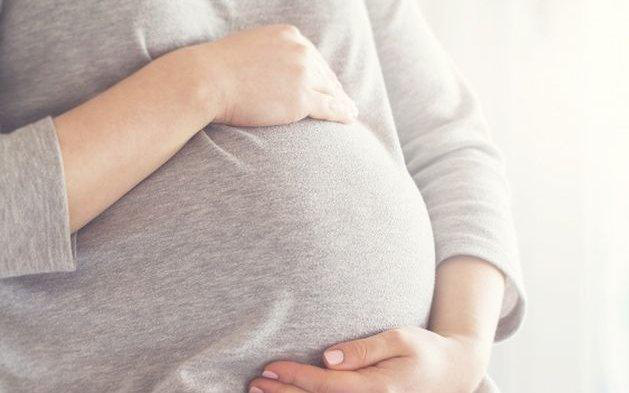Thủy đậu ở phụ nữ mang thai có nguy hiểm không? Có hay không biến chứng với thai nhi?