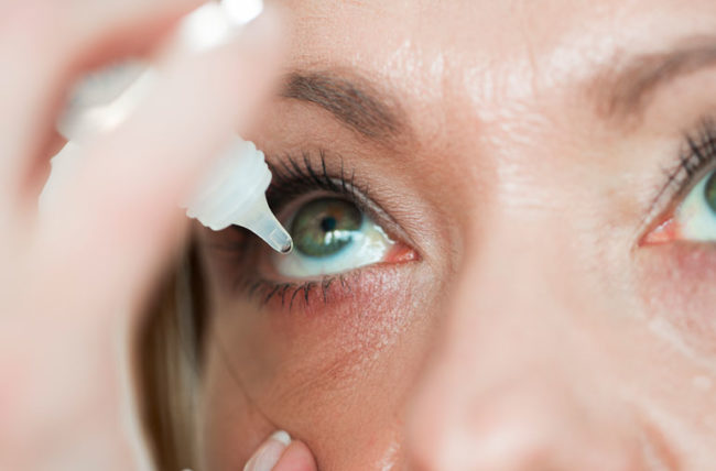 Tìm hiểu phương pháp điều trị và ngăn ngừa tình trạng khô mắt vào mùa đông - Ảnh 2.