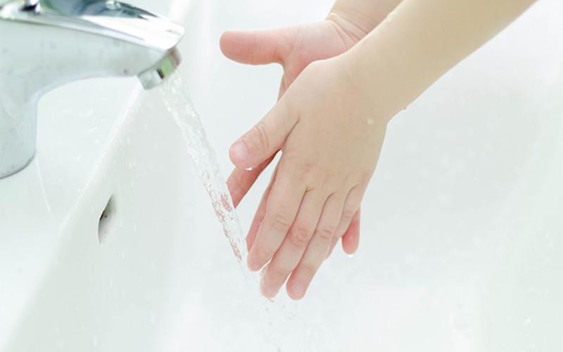 Lưu ý khi rửa tay để bảo vệ sức khỏe - Ảnh 1.