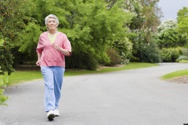 Những bài tập thể dục an toàn cho người cao tuổi (P1) - Ảnh 2.