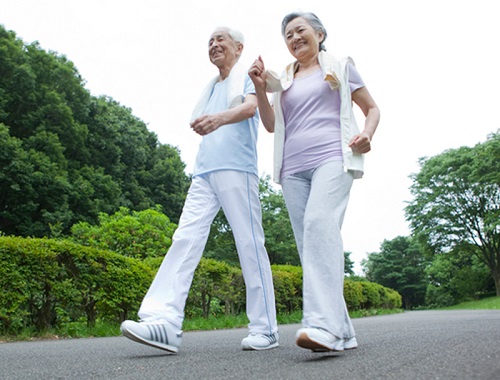 Người cao tuổi nên tập luyện thế nào để tránh tình trạng đau nhức chân - Ảnh 3.