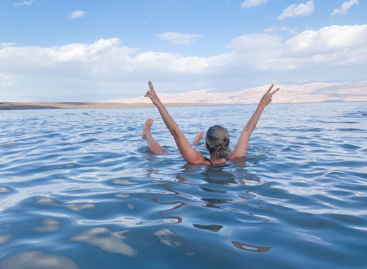 К чему снится купание в воде. Мертвое море 2022. Плавание в Мертвом море. Мертвое море Египет.