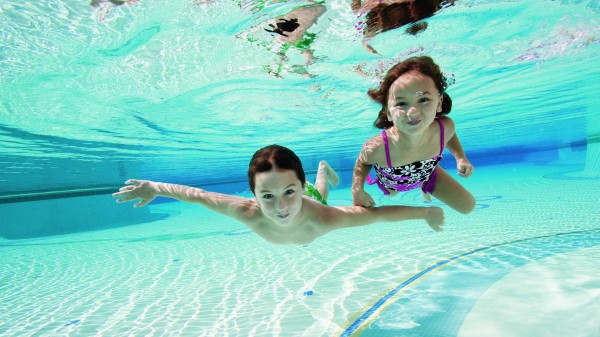 Phòng tránh đuối nước cho trẻ khi đi bơi mùa hè - Ảnh 2.
