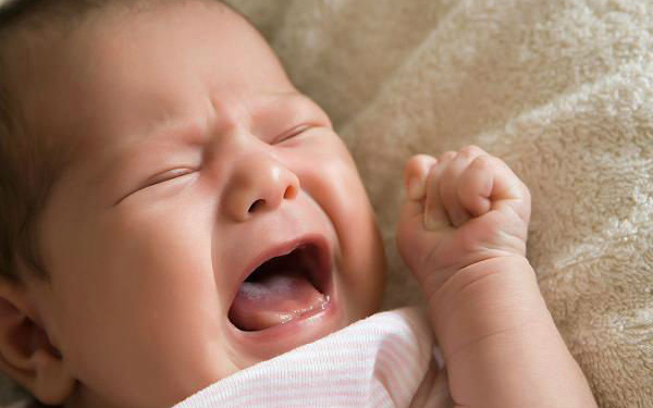 Tưa lưỡi là gì? Cách đánh tưa lưỡi cho trẻ sơ sinh như thế nào?