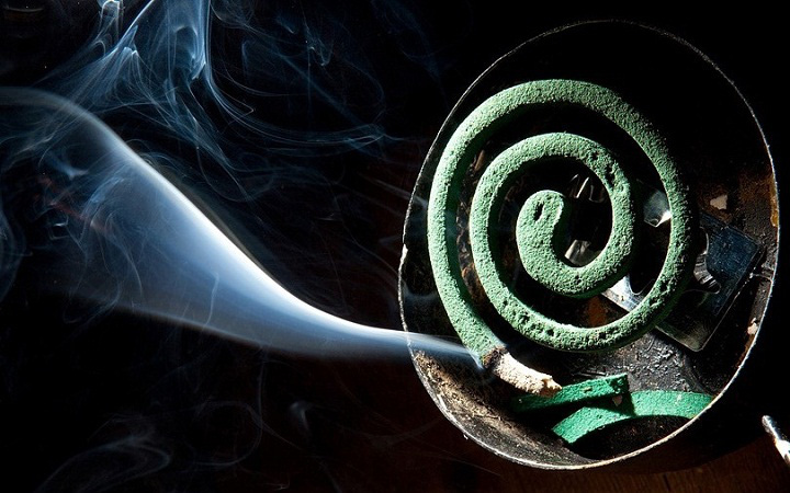 Khói nhang độc như khói thuốc lá: Những tác hại khi đốt nhang quá nhiều