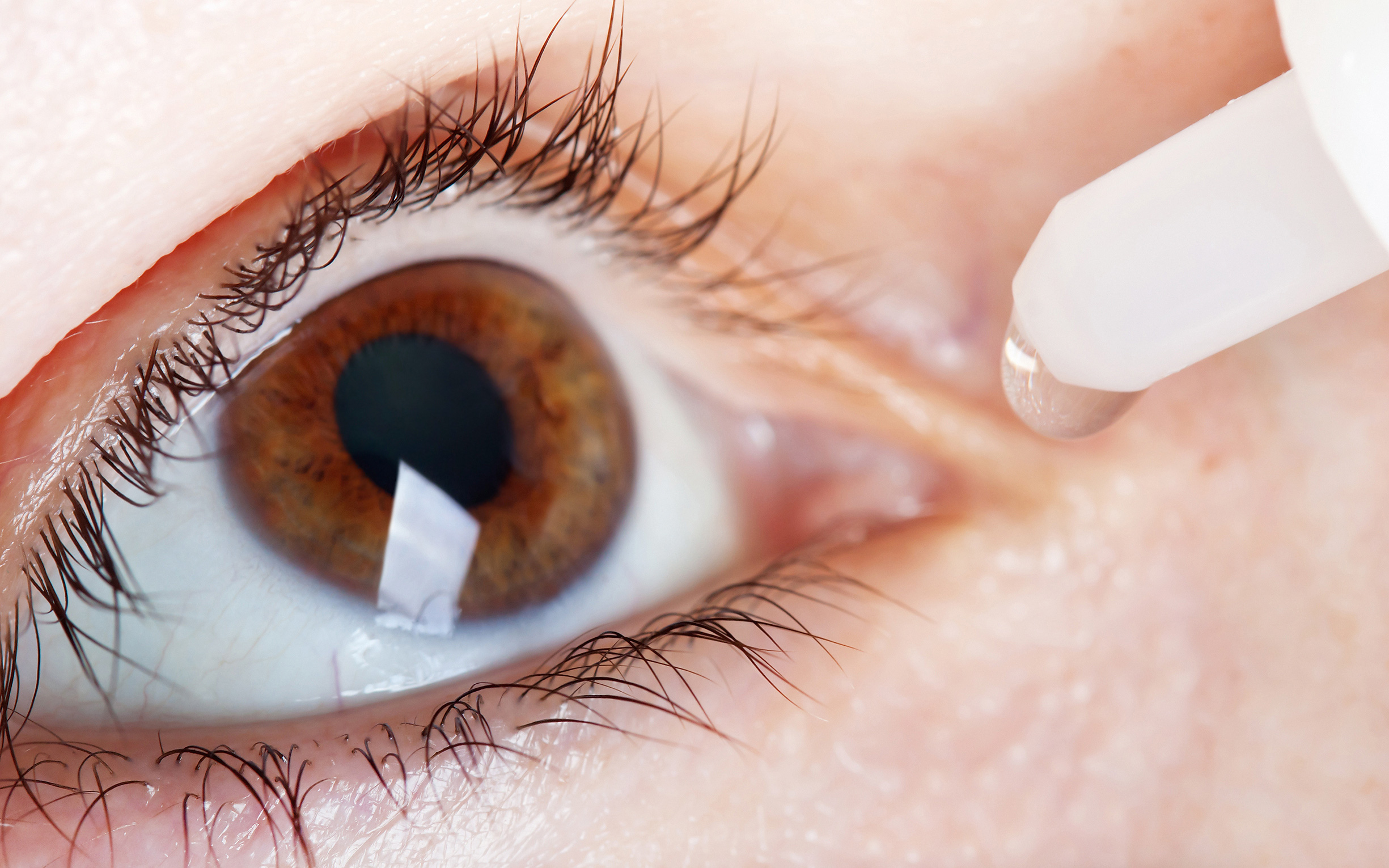 Thực hư thuốc nhỏ mắt chữa cận thị: Có hay không?
