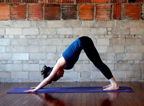 Kéo dài chân không cần phẫu thuật cùng 5 động tác yoga đơn giản, dễ thực hiện - Ảnh 3.