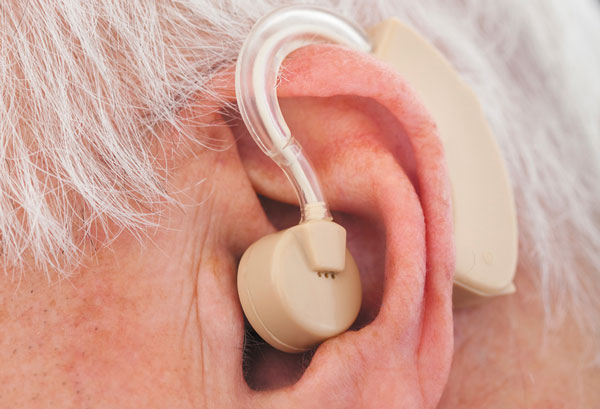4 điều cần lưu ý khi mua máy trợ thính cho người già - Ảnh 1.