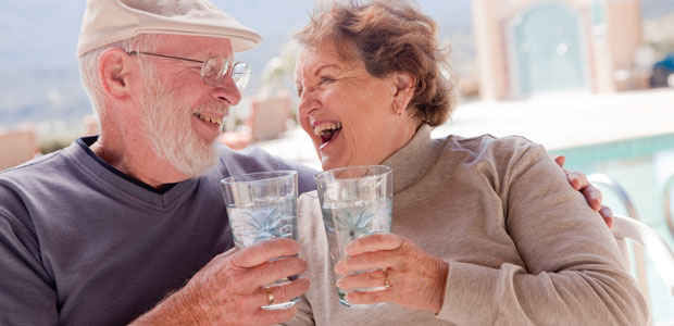 Chế độ dinh dưỡng ở người cao tuổi và gợi ý cách xây dựng thực đơn lành mạnh - Ảnh 3.
