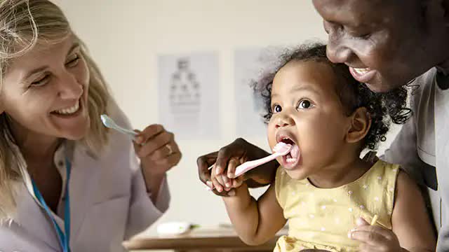 Sâu răng ở trẻ em là gì? Điều trị sâu răng ở trẻ em bằng cách nào? - Ảnh 6.