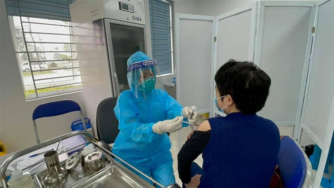 Nhiều nước dừng tiêm vaccine COVID-19 AstraZeneca, Việt Nam nói gì? - Ảnh 2.