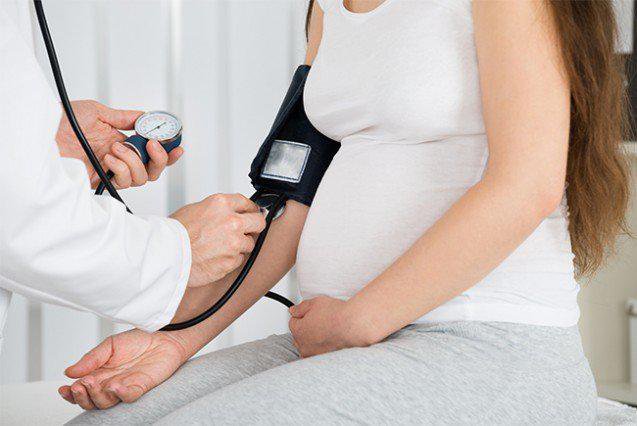 Cao huyết áp khi mang thai thường xảy ra vào thời điểm nào? Làm thế nào để nhận biết? - Ảnh 2.