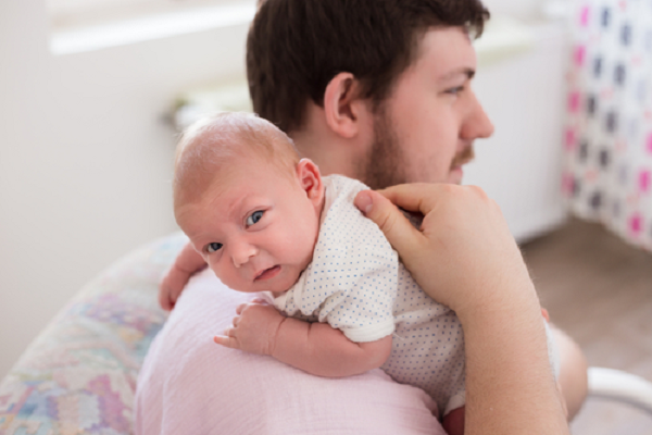 Những lời khuyên quan trọng dành cho cha mẹ trong cách chăm sóc trẻ sơ sinh - Ảnh 2.