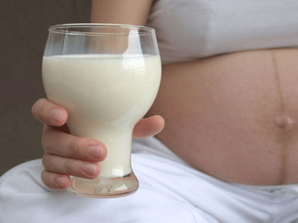 Bà bầu uống sữa đậu nành có tốt không? Những lưu ý khi uống sữa đậu nành cần phải biết kẻo hại mẹ hại con - Ảnh 2.