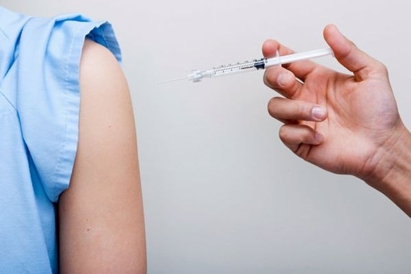 Mắc bệnh tim có nên tiêm vaccine COVID-19? - Ảnh 1.