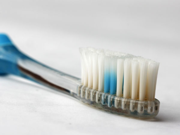 Thói quen khiến bàn chải đánh răng thành một ổ vi khuẩn, hướng dẫn cách vệ sinh bàn chải đúng cách - Ảnh 4.