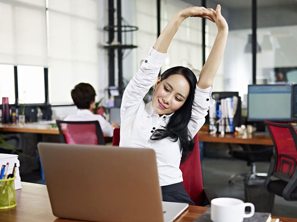 Ngồi làm việc tốn bao nhiêu calo? Làm cách nào để ngồi làm việc vẫn đốt cháy calo? - Ảnh 3.