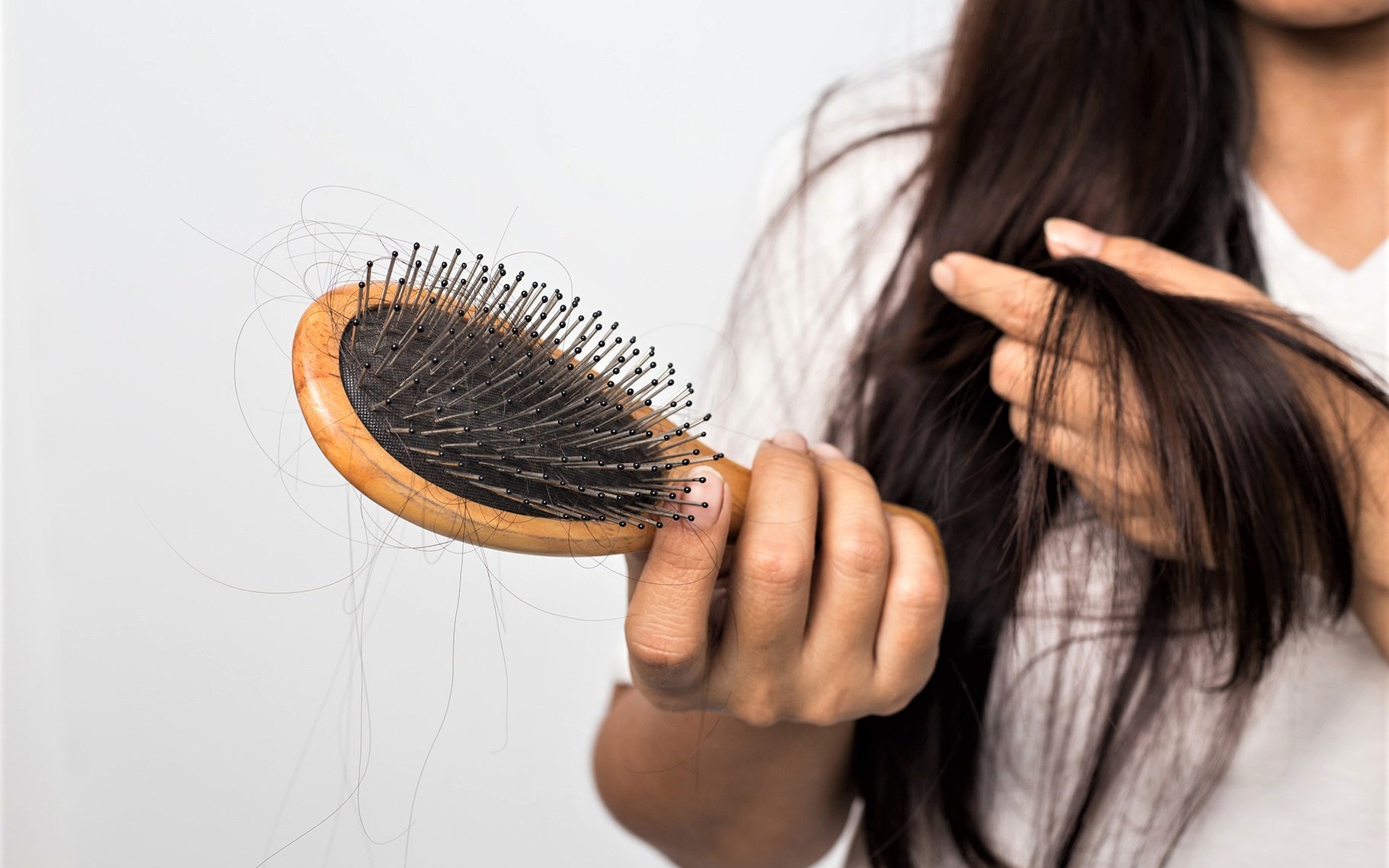 Rụng tóc và giảm ham muốn tình dục hậu Covid: Người bệnh nên làm gì?