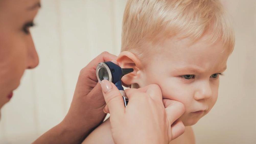 Dùng thuốc thế nào để tránh trẻ tái phát viêm tai giữa? - Ảnh 2.