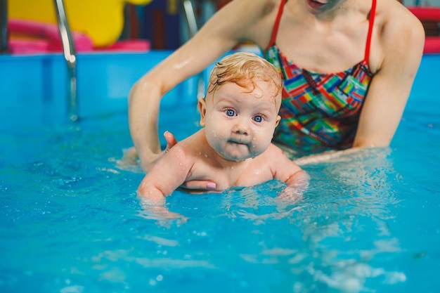 Khi nào trẻ sơ sinh có thể đi bơi? - Ảnh 4.
