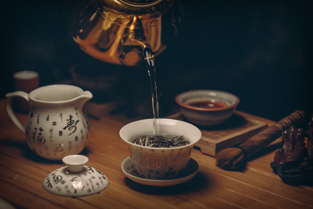 Có cần tránh uống trà nóng để giảm nguy cơ ung thư thực quản hay không? - Ảnh 1.
