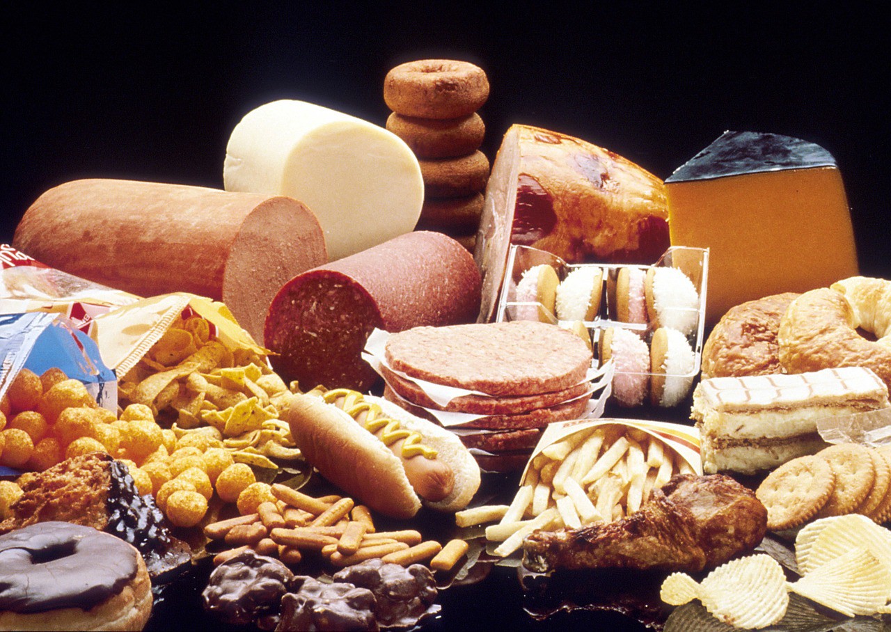 Thực phẩm giàu cholesterol có làm tăng nguy cơ ung thư đại tràng? - Ảnh 1.