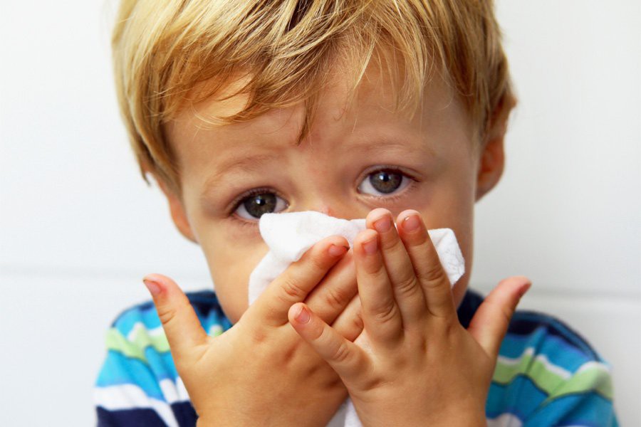 Dấu hiệu viêm phế quản phổi ở trẻ em, ba mẹ cần lưu ý gấp - Ảnh 1.