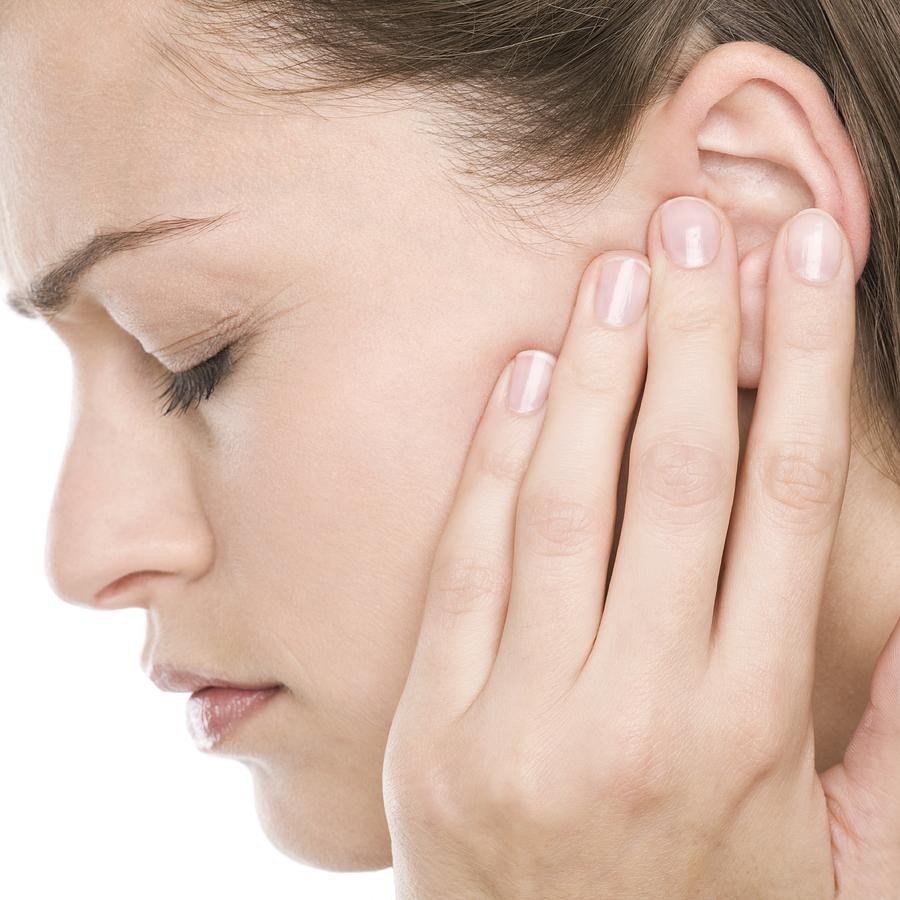 Triệu chứng của bệnh viêm tai ngoài dễ nhận biết - Ảnh 2.
