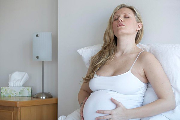 Cần làm gì nếu đau dạ dày khi đang mang thai? - Ảnh 2.
