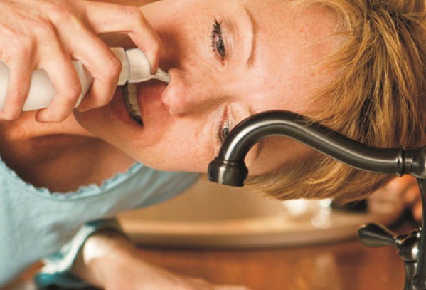 Hướng dẫn 6 bước rửa mũi đúng cách để giảm triệu chứng cảm lạnh và dị ứng - Ảnh 2.