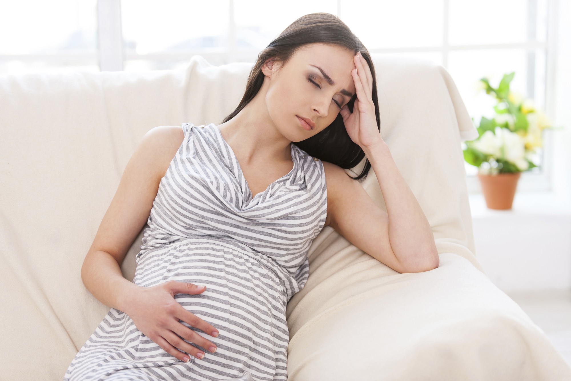 Mối liên kết giữa nội tiết tố hCG và nguy cơ sảy thai mà bà bầu nên biết - Ảnh 2.