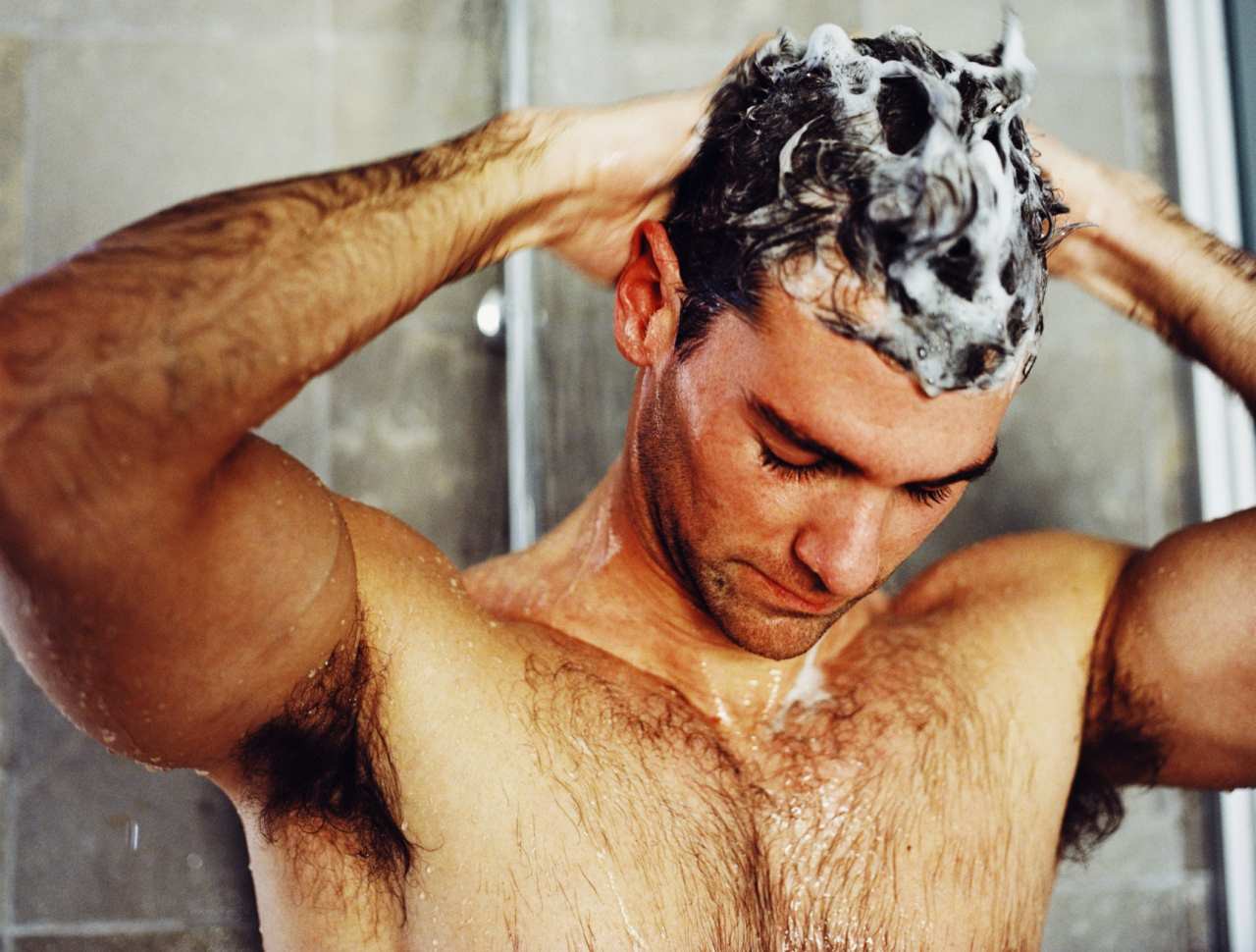 4 Cách chăm sóc tóc cho nam giới thần tốc, hiệu quả