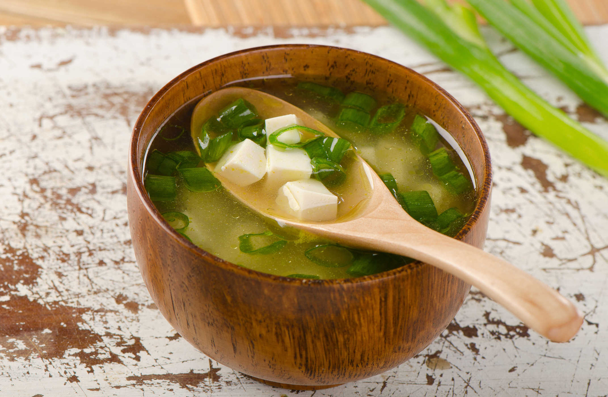 người bị tràn dịch màng phổi nên ăn các thức phẩm giàu probiotics như súp miso.