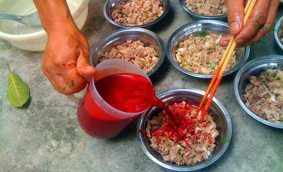 Thịt chó, cháo lòng, tiết canh và những hiểm họa sức khỏe đằng sau những món ăn khoái khẩu của người Việt-1