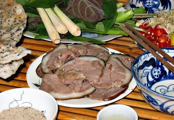 Thịt chó, cháo lòng, tiết canh và những hiểm họa sức khỏe đằng sau những món ăn khoái khẩu của người Việt-2