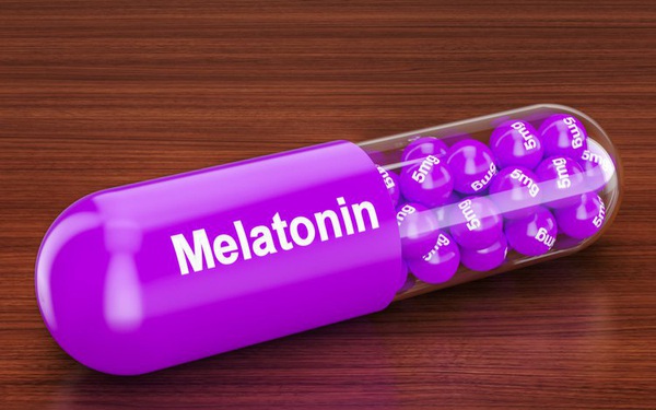 Cách để tăng cường sản xuất melatonin tự nhiên trong cơ thể là gì?
