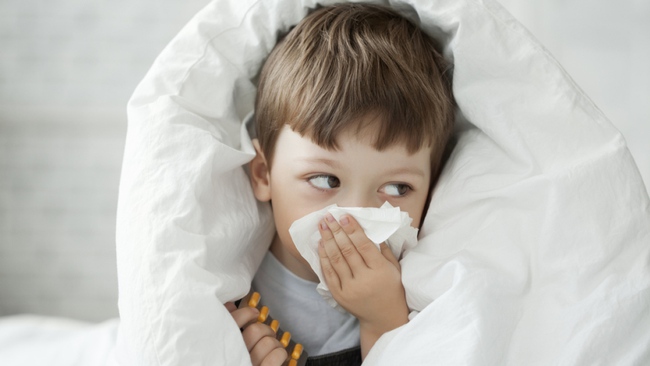 Cảm cúm ở trẻ nhỏ: Điểm danh những dấu hiệu không phải phụ huynh nào cũng nắm rõ - Ảnh 1.