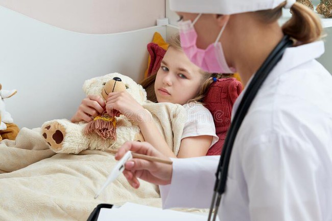 Cảm cúm ở trẻ nhỏ: Những lưu ý khi điều trị và chăm sóc trẻ bị cảm cúm - Ảnh 3.