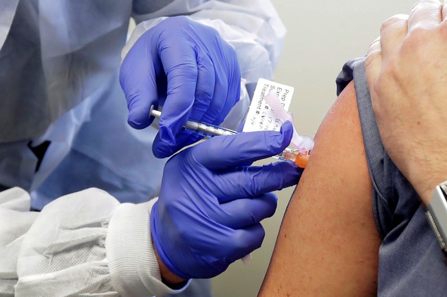 Trước khi tiêm vaccine phòng cúm, khám sàng lọc có cần thiết hay không? - Ảnh 2.