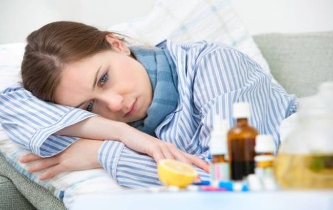 Hệ miễn dịch suy yếu làm tăng nguy cơ cảm cúm  - Ảnh 2.