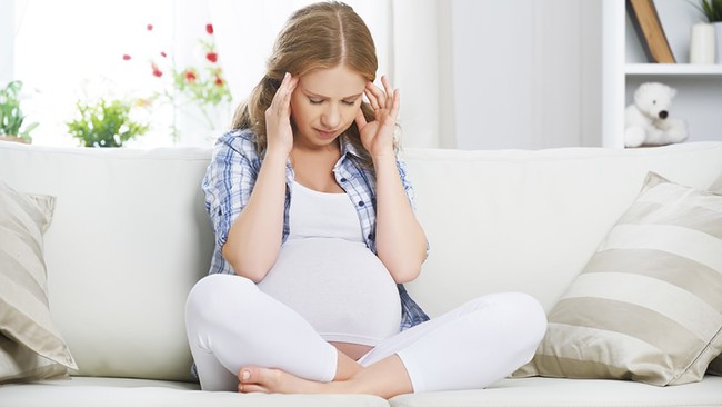 Đau đầu có phải dấu hiệu nhận biết cảm cúm khi mang thai nhanh nhất? - Ảnh 2.