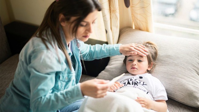 Cảm cúm ở trẻ nhỏ: Chuyên gia chỉ ra biểu hiện, triệu chứng và cách phòng ngừa - Ảnh 2.