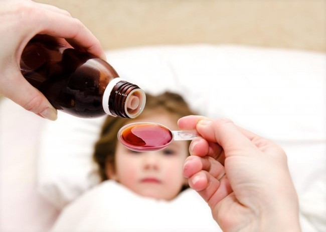 Bệnh về đường hô hấp tăng đột biến: Cảnh giác với bệnh viêm họng cấp ở trẻ nhỏ - Ảnh 3.