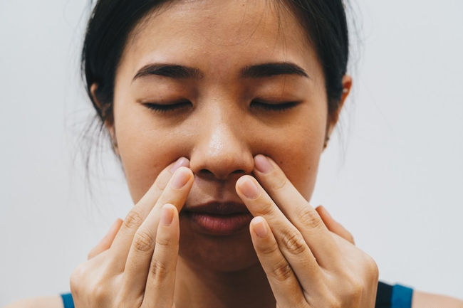 6 biện pháp giúp giảm cơn ngạt mũi mùa khô hanh và lưu ý khi bị bệnh - Ảnh 7.