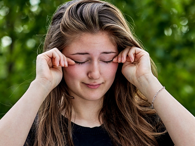 Những biện pháp phòng tránh bệnh đau mắt đỏ khi có dịch  người bệnh cần biết - Ảnh 4.