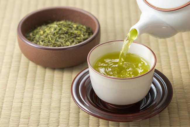 Từ bỏ ngay 3 cách uống trà gây hại thận, hại dạ dày mà người Việt thường mắc phải, thậm chí gây ung thư - Ảnh 2.